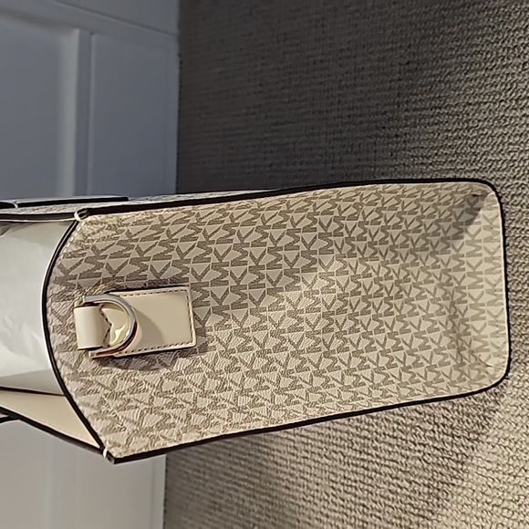 MICHAEL KORS LARGE KENLEY TOTE IN CREAM - Picture 3 of 4